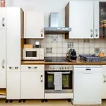 Sunny Citycenter Apartment - Graz Main Station